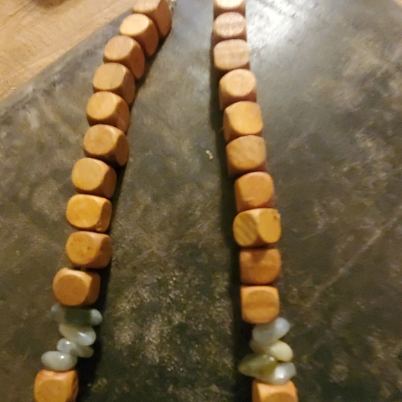 Beautiful multicolored necklace - Picture 4 of 4